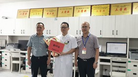 忻城縣慰問粵桂協(xié)作“最美醫(yī)者”楊來