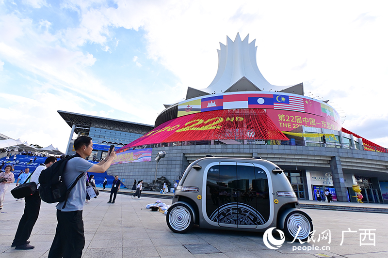 車輛在自動駕駛。人民網(wǎng) 雷琦竣攝