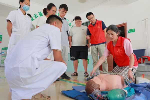 巡回義診活動(dòng)現(xiàn)場(chǎng)