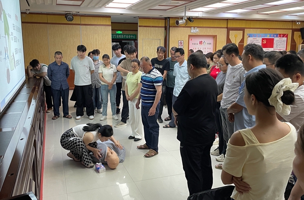 馬山縣采取“理論+實(shí)操”的培訓(xùn)模式多方位提升鄉(xiāng)村醫(yī)生業(yè)務(wù)能力