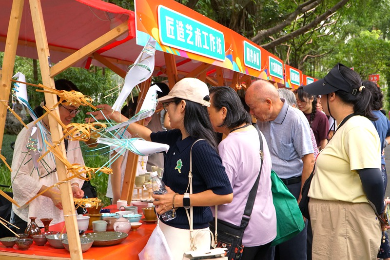 游客參觀。王彩瑩攝