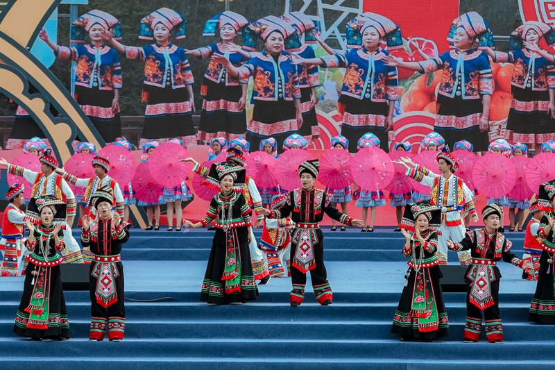 群眾文藝演出表演現(xiàn)場。馬山縣委宣傳部供圖