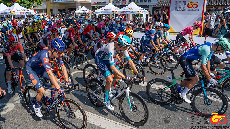 騎手出發(fā)。主辦方供圖