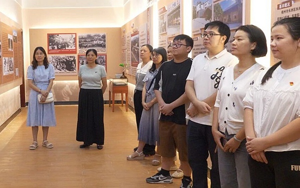 長洲鎮(zhèn)組織鎮(zhèn)黨員干部走進(jìn)長洲區(qū)黨史館，開展新時代文明實(shí)踐紅色素養(yǎng)提升活動