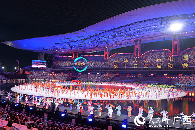 表演現(xiàn)場。人民網(wǎng) 梁章暉攝