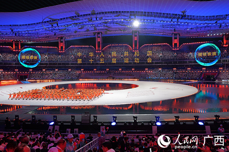 忠“橙”本色。人民網(wǎng) 梁章暉攝