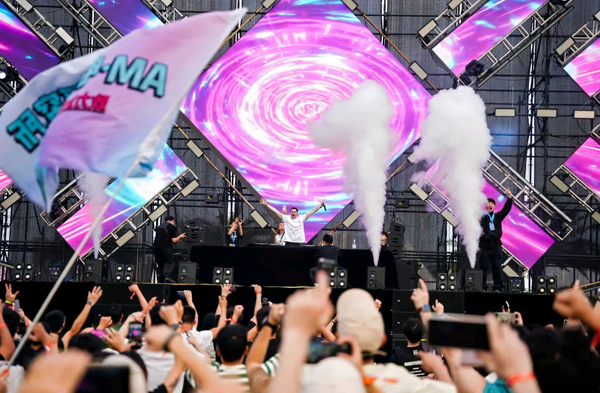 電音節(jié)現(xiàn)場(chǎng)