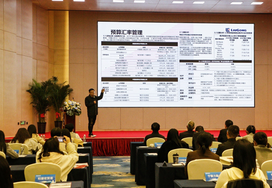 優(yōu)秀企業(yè)家代表分享經(jīng)驗(yàn)和成效。招商銀行南寧分行供圖