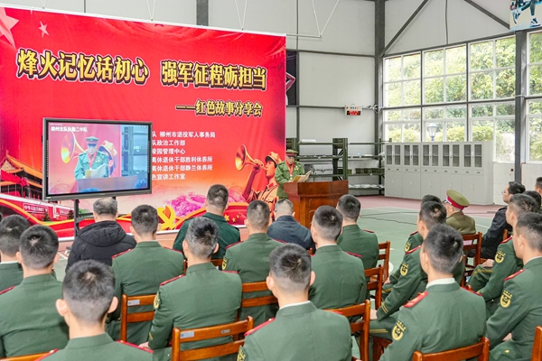 老兵進行愛國主義教育。賴治華攝