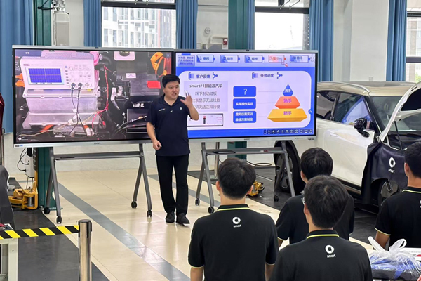 《新能源汽車總裝工藝》課堂教學(xué)。廣西交通職業(yè)技術(shù)學(xué)院供圖