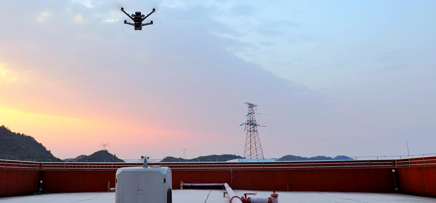蜂巢無人機起飛巡航。黃園園攝