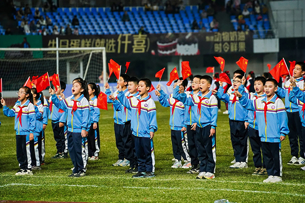 中場(chǎng)表演。廣西“縣超”組委會(huì)供圖