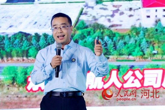 承德宇航人高山植物應用技術(shù)有限責任公司總經(jīng)理姜建森作分享。人民網(wǎng)記者 周博攝